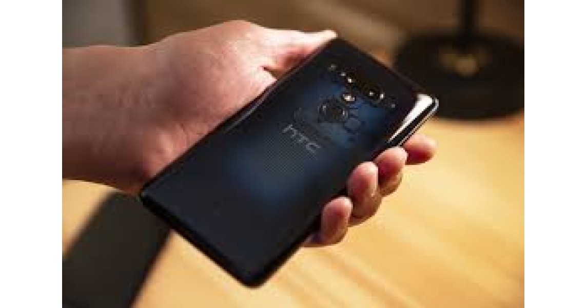 Обзор HTC U12+